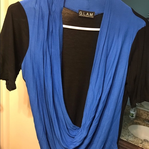 Black and blue top - Picture 2 of 3